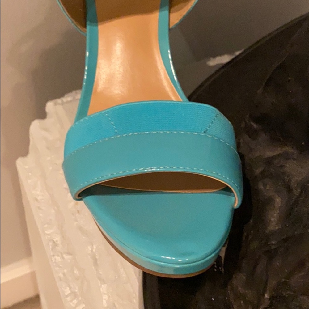 Sandals - Picture 4 of 5